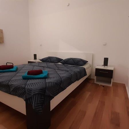Apartment Shankini Pula Exteriör bild