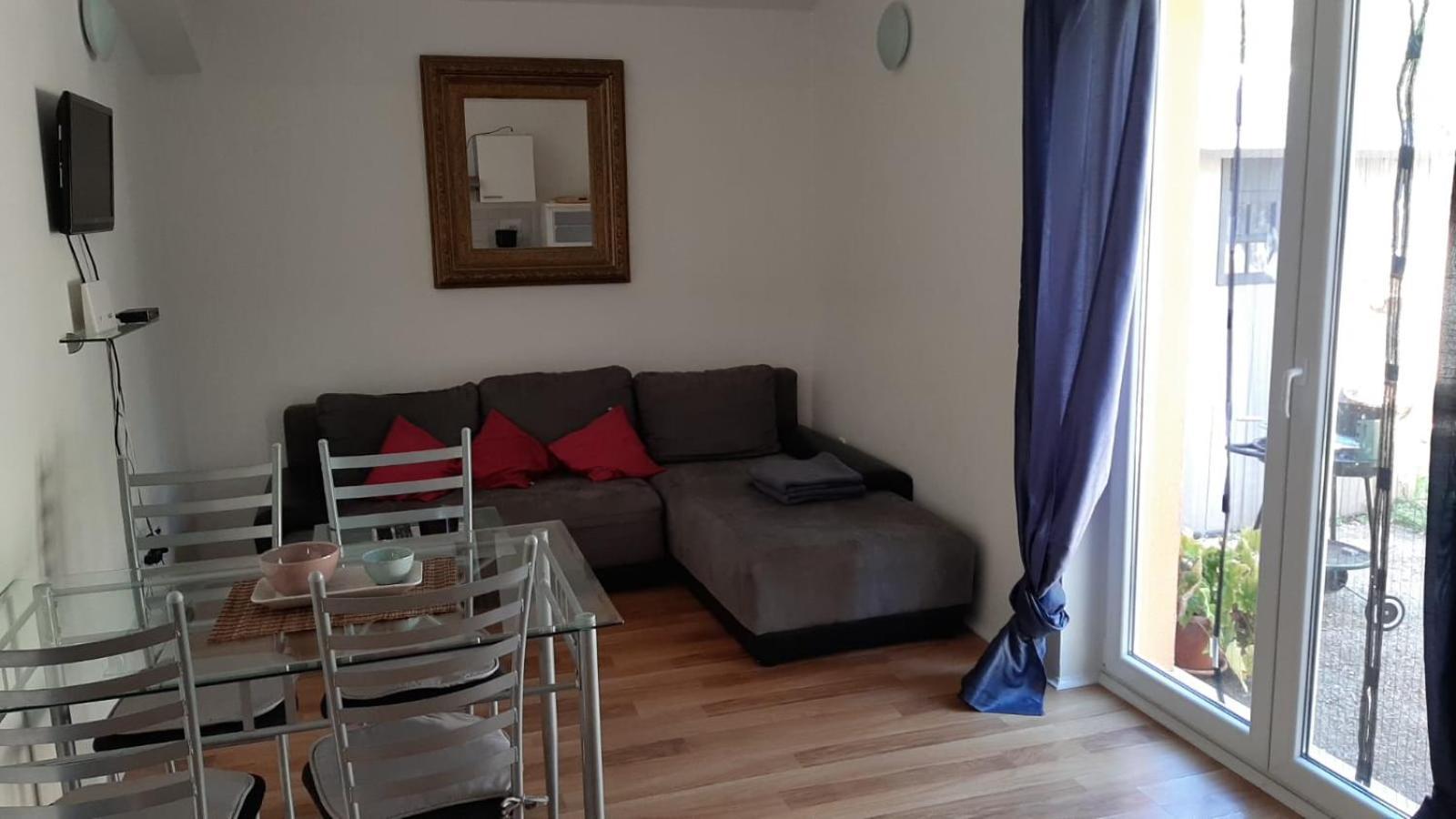 Apartment Shankini Pula Exteriör bild